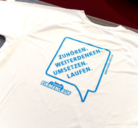 Firmenlauf-T-Shirts mit Logodruck bedruckt