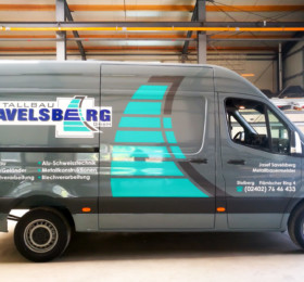 Savelsberg Metallbau Autofolierung mit Firmenlogo